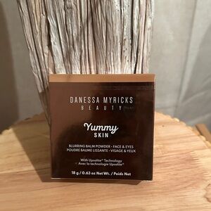 Danessa Myricks Beauty Yummy Skin Blurring Balm Powder - Brown Bronze